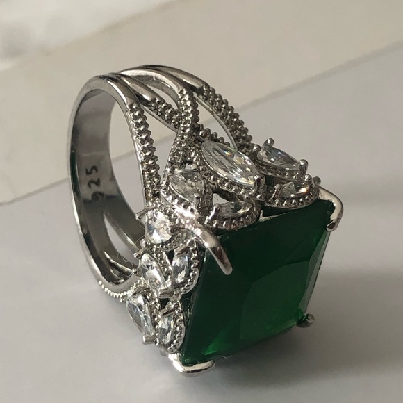🦚Elegant 925 Silver Ring Green & Clear Stone Sz 9.5🦚 - Picture 7 of 15